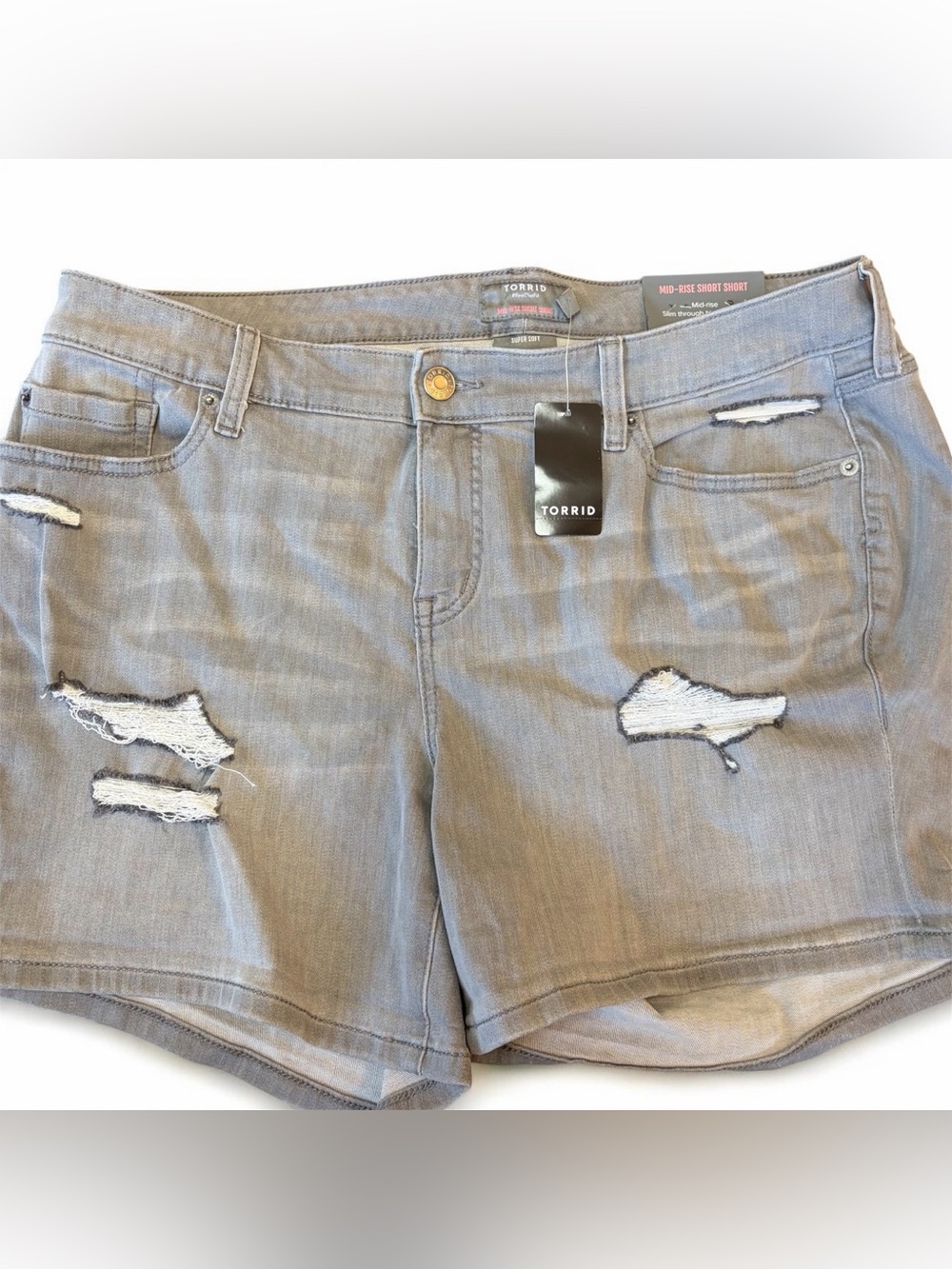Torrid Gray Distressed Mid-Rise Women’s Shorts size 18 NWT